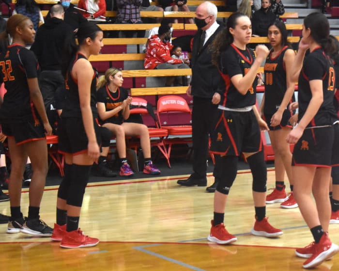 Mater-Dei-Rosary-Academy-girls-basketball3